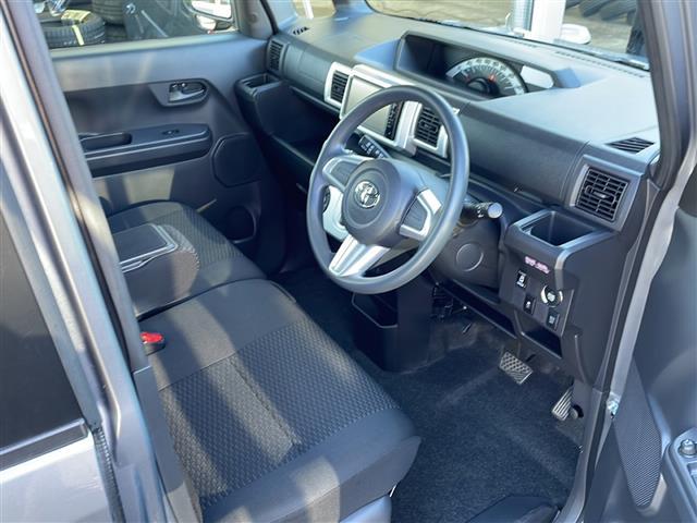 ピクシスメガ Ｌ　４ＷＤ　純正ナビ　ワンセグＴＶ　Ｂｌｕｅｔｏｏｔｈ　左側パワースライドドア　シートヒーター　オートライト　ＨＩＤライト　横滑防止　社外アルミホイール　スマートキー　フロアマット　ドアバイザースペアキー（18枚目）