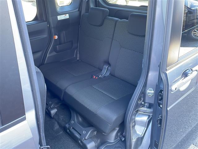 ピクシスメガ Ｌ　４ＷＤ　純正ナビ　ワンセグＴＶ　Ｂｌｕｅｔｏｏｔｈ　左側パワースライドドア　シートヒーター　オートライト　ＨＩＤライト　横滑防止　社外アルミホイール　スマートキー　フロアマット　ドアバイザースペアキー（21枚目）