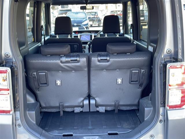 ピクシスメガ Ｌ　４ＷＤ　純正ナビ　ワンセグＴＶ　Ｂｌｕｅｔｏｏｔｈ　左側パワースライドドア　シートヒーター　オートライト　ＨＩＤライト　横滑防止　社外アルミホイール　スマートキー　フロアマット　ドアバイザースペアキー（24枚目）