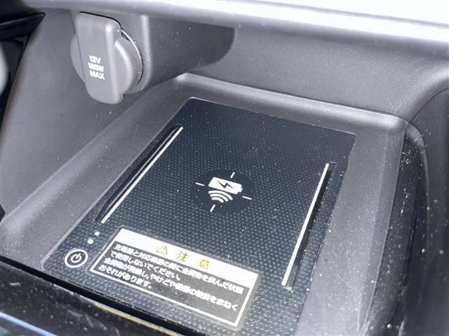 ヴェゼル ｅ：ＨＥＶ　Ｘ　４ＷＤ　純正ナビ　フルセグＴＶ　Ｂｌｕｅｔｏｏｔｈ　バックカメラ　ホンダセンシング　ＬＥＤヘッドライト　フォグランプ　オートライト　シートヒーター　ワイヤレス充電　ＥＴＣ２．０　オートライト　スマキー（14枚目）