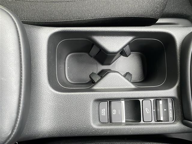 ヴェゼル ｅ：ＨＥＶ　Ｘ　４ＷＤ　純正ナビ　フルセグＴＶ　Ｂｌｕｅｔｏｏｔｈ　バックカメラ　ホンダセンシング　ＬＥＤヘッドライト　フォグランプ　オートライト　シートヒーター　ワイヤレス充電　ＥＴＣ２．０　オートライト　スマキー（18枚目）