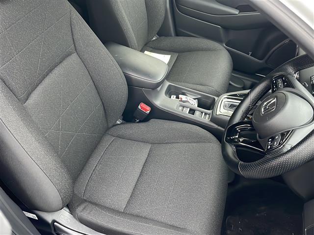 ヴェゼル ｅ：ＨＥＶ　Ｘ　４ＷＤ　純正ナビ　フルセグＴＶ　Ｂｌｕｅｔｏｏｔｈ　バックカメラ　ホンダセンシング　ＬＥＤヘッドライト　フォグランプ　オートライト　シートヒーター　ワイヤレス充電　ＥＴＣ２．０　オートライト　スマキー（23枚目）