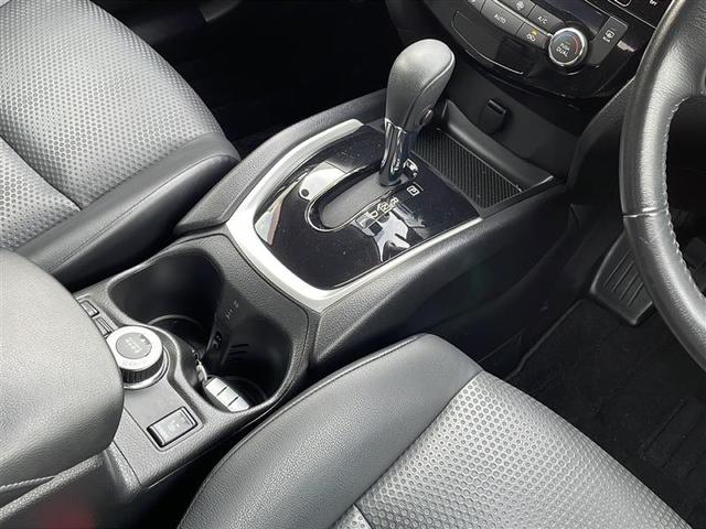 エクストレイル 20X エマージェンシーブレーキパッケージ 4WD 7人乗 純正ナビ フルセグTV Bluetooth バックカメラ フリップダウンモニター 衝突軽減ブレーキ シートヒーター ETC 電動リアゲート フォグランプ ドライブレコーダ スマートキー(14枚目)