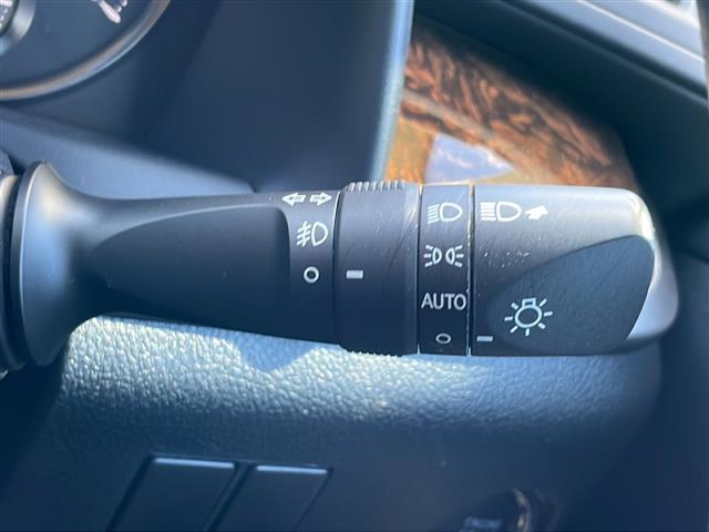 アルファード ２．５Ｘ　４ＷＤ　ワンオーナー　ＡＬＰＩＮＥナビ　フルセグＴＶ　Ｂｌｕｅｔｏｏｔｈ　Ｂカメラ　ＡＬＰＩＮＥフリップダウンモニター　両側パワースライドドア　クルコン　衝突軽減ブレーキ　ＥＴＣ　ドラレコ　スマキー（17枚目）