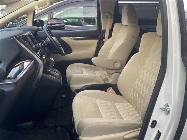 アルファード ２．５Ｘ　４ＷＤ　ワンオーナー　ＡＬＰＩＮＥナビ　フルセグＴＶ　Ｂｌｕｅｔｏｏｔｈ　Ｂカメラ　ＡＬＰＩＮＥフリップダウンモニター　両側パワースライドドア　クルコン　衝突軽減ブレーキ　ＥＴＣ　ドラレコ　スマキー（24枚目）