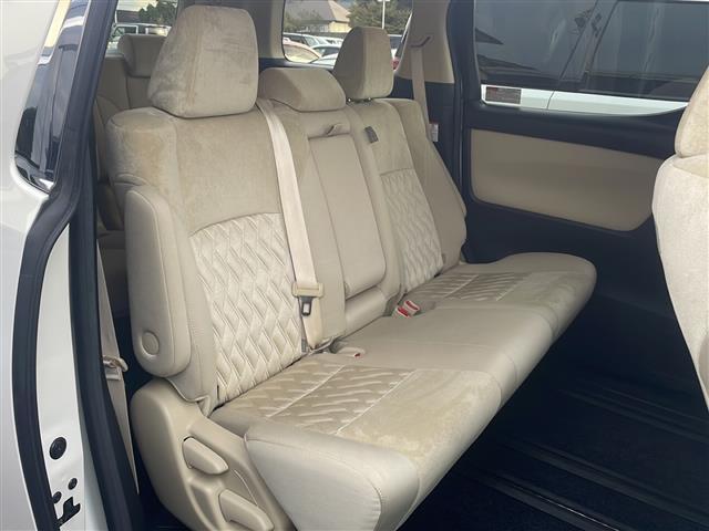 アルファード ２．５Ｘ　４ＷＤ　ワンオーナー　ＡＬＰＩＮＥナビ　フルセグＴＶ　Ｂｌｕｅｔｏｏｔｈ　Ｂカメラ　ＡＬＰＩＮＥフリップダウンモニター　両側パワースライドドア　クルコン　衝突軽減ブレーキ　ＥＴＣ　ドラレコ　スマキー（25枚目）
