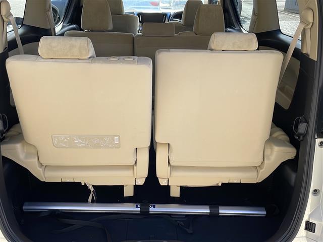 アルファード ２．５Ｘ　４ＷＤ　ワンオーナー　ＡＬＰＩＮＥナビ　フルセグＴＶ　Ｂｌｕｅｔｏｏｔｈ　Ｂカメラ　ＡＬＰＩＮＥフリップダウンモニター　両側パワースライドドア　クルコン　衝突軽減ブレーキ　ＥＴＣ　ドラレコ　スマキー（29枚目）