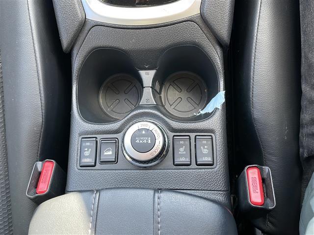 エクストレイル ２０Ｘｉ　２ＷＤ４ＷＤ切替有　純正１０型ナビ　フルセグＴＶ　Ｂｌｕｅｔｏｏｔｈ　全方位モニター　プロパイロット　衝突気軽減ブレーキ　パワーバックドア　前後シートヒーター　ＥＴＣ　レーンキープ　スマートキー（14枚目）