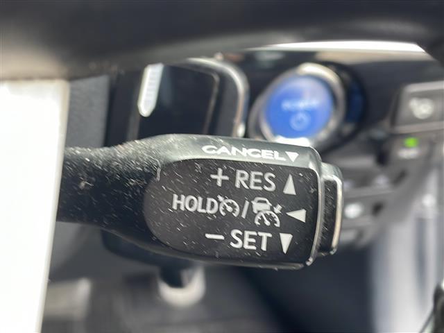 プリウス Ａ　４ＷＤ　純正ナビ　フルセグＴＶ　Ｂｌｕｅｔｏｏｔｈ　バックカメラ　衝突被害軽減ブレーキ　オートクルーズ　バックソナー　ＨＵＤ　ＥＴＣ　ＬＥＤヘッドライト　オートライト　レーンキープ　スマートキー（5枚目）