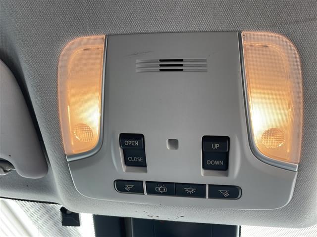 プリウス Ａ　４ＷＤ　純正ナビ　フルセグＴＶ　Ｂｌｕｅｔｏｏｔｈ　バックカメラ　衝突被害軽減ブレーキ　オートクルーズ　バックソナー　ＨＵＤ　ＥＴＣ　ＬＥＤヘッドライト　オートライト　レーンキープ　スマートキー（15枚目）