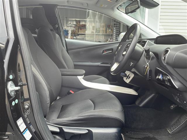 プリウス Ａ　４ＷＤ　純正ナビ　フルセグＴＶ　Ｂｌｕｅｔｏｏｔｈ　バックカメラ　衝突被害軽減ブレーキ　オートクルーズ　バックソナー　ＨＵＤ　ＥＴＣ　ＬＥＤヘッドライト　オートライト　レーンキープ　スマートキー（19枚目）