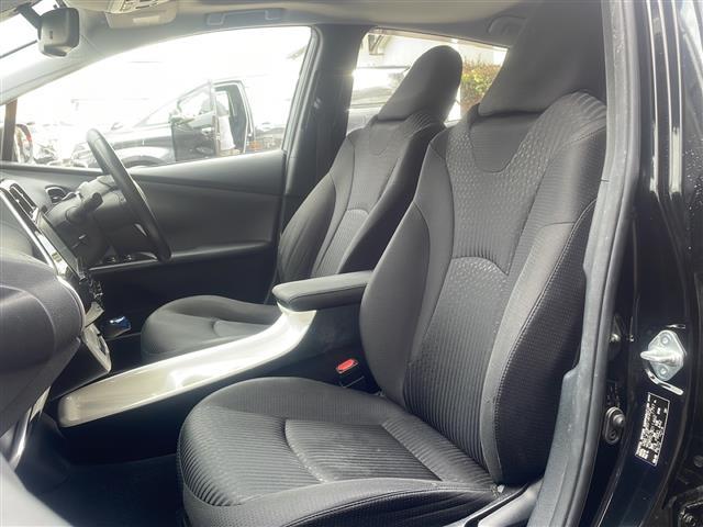プリウス Ａ　４ＷＤ　純正ナビ　フルセグＴＶ　Ｂｌｕｅｔｏｏｔｈ　バックカメラ　衝突被害軽減ブレーキ　オートクルーズ　バックソナー　ＨＵＤ　ＥＴＣ　ＬＥＤヘッドライト　オートライト　レーンキープ　スマートキー（21枚目）