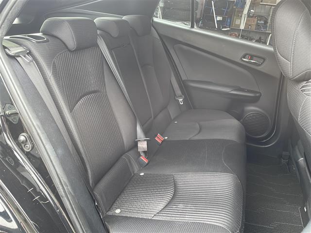 プリウス Ａ　４ＷＤ　純正ナビ　フルセグＴＶ　Ｂｌｕｅｔｏｏｔｈ　バックカメラ　衝突被害軽減ブレーキ　オートクルーズ　バックソナー　ＨＵＤ　ＥＴＣ　ＬＥＤヘッドライト　オートライト　レーンキープ　スマートキー（22枚目）