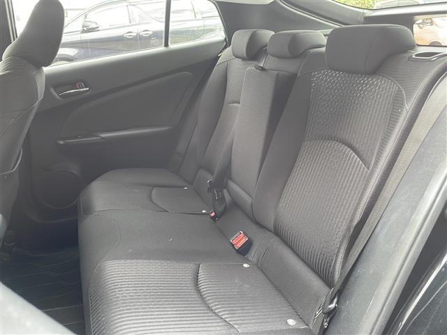 プリウス Ａ　４ＷＤ　純正ナビ　フルセグＴＶ　Ｂｌｕｅｔｏｏｔｈ　バックカメラ　衝突被害軽減ブレーキ　オートクルーズ　バックソナー　ＨＵＤ　ＥＴＣ　ＬＥＤヘッドライト　オートライト　レーンキープ　スマートキー（24枚目）