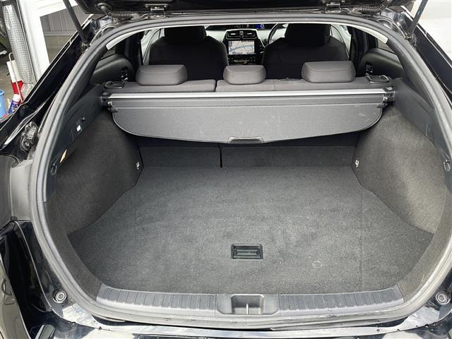 プリウス Ａ　４ＷＤ　純正ナビ　フルセグＴＶ　Ｂｌｕｅｔｏｏｔｈ　バックカメラ　衝突被害軽減ブレーキ　オートクルーズ　バックソナー　ＨＵＤ　ＥＴＣ　ＬＥＤヘッドライト　オートライト　レーンキープ　スマートキー（26枚目）