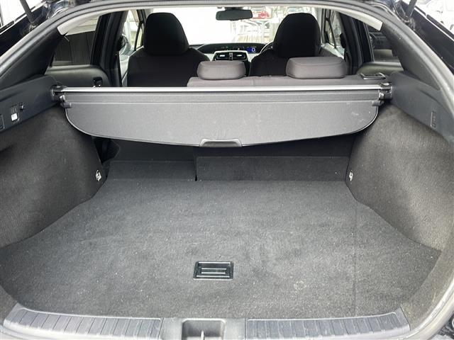 プリウス Ａ　４ＷＤ　純正ナビ　フルセグＴＶ　Ｂｌｕｅｔｏｏｔｈ　バックカメラ　衝突被害軽減ブレーキ　オートクルーズ　バックソナー　ＨＵＤ　ＥＴＣ　ＬＥＤヘッドライト　オートライト　レーンキープ　スマートキー（28枚目）
