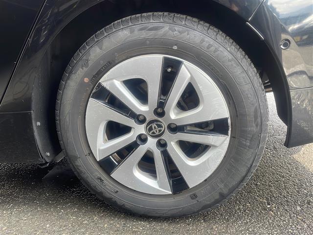 プリウス Ａ　４ＷＤ　純正ナビ　フルセグＴＶ　Ｂｌｕｅｔｏｏｔｈ　バックカメラ　衝突被害軽減ブレーキ　オートクルーズ　バックソナー　ＨＵＤ　ＥＴＣ　ＬＥＤヘッドライト　オートライト　レーンキープ　スマートキー（31枚目）