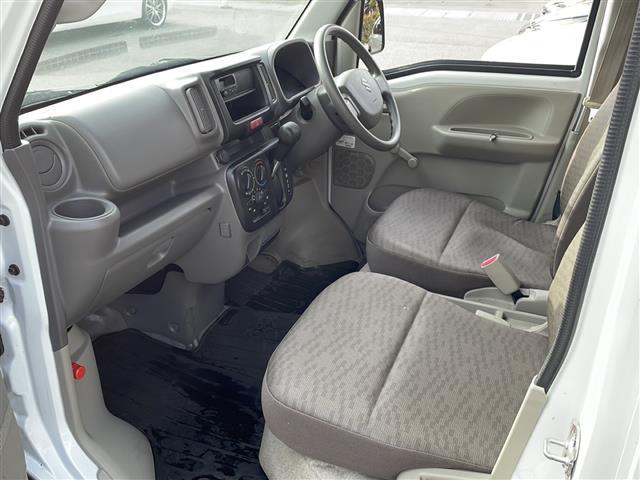 エブリイ ＰＡ　４ＷＤボタン有　オートマシフト　純正ラジオ　両側スライドドア　純正ゴムマット　ドアバイザー　スペアキー　ヘッドアップコンソール　純正スチールホイール（17枚目）