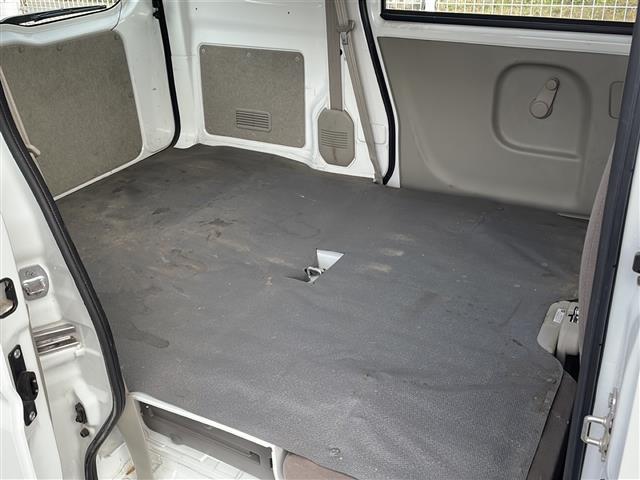 エブリイ ＰＡ　４ＷＤボタン有　オートマシフト　純正ラジオ　両側スライドドア　純正ゴムマット　ドアバイザー　スペアキー　ヘッドアップコンソール　純正スチールホイール（21枚目）