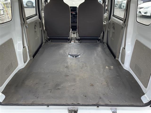 エブリイ ＰＡ　４ＷＤボタン有　オートマシフト　純正ラジオ　両側スライドドア　純正ゴムマット　ドアバイザー　スペアキー　ヘッドアップコンソール　純正スチールホイール（24枚目）