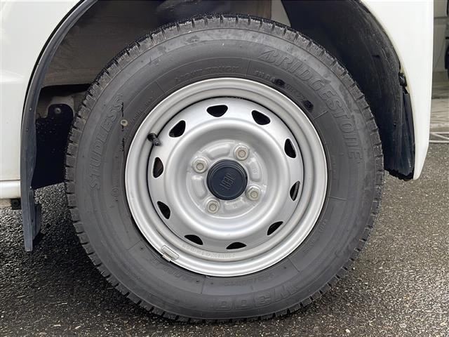 エブリイ ＰＡ　４ＷＤボタン有　オートマシフト　純正ラジオ　両側スライドドア　純正ゴムマット　ドアバイザー　スペアキー　ヘッドアップコンソール　純正スチールホイール（27枚目）