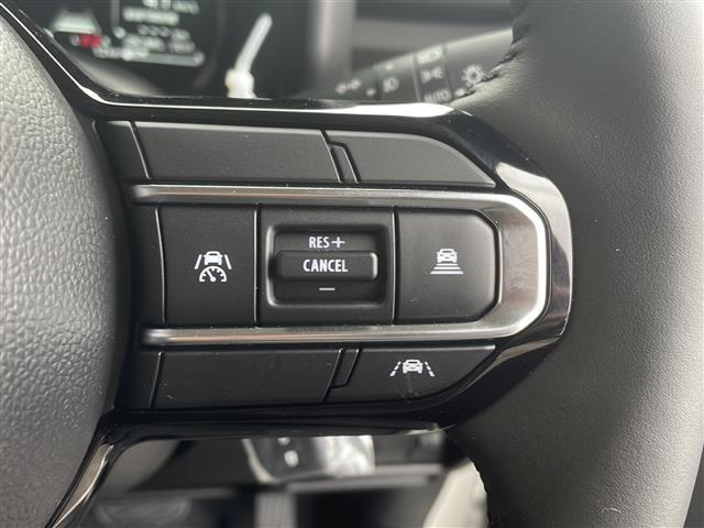 スペーシアギア ハイブリッドＸＺ　４ＷＤ　デュアルセンサーブレーキサポート　スリムサーキュレーター　両側パワースライドドア　ハイビームアシスト　シートヒーター　オートライト　ＨＵＤ　ＬＥＤヘッドライト　ルーフレール　スマートキー（3枚目）