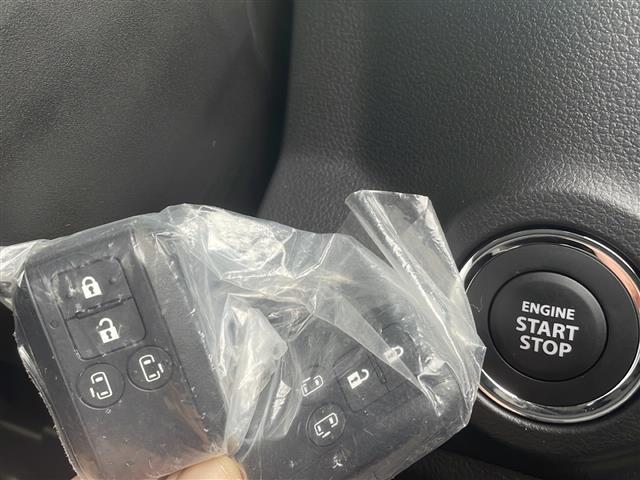 スペーシアギア ハイブリッドＸＺ　４ＷＤ　デュアルセンサーブレーキサポート　スリムサーキュレーター　両側パワースライドドア　ハイビームアシスト　シートヒーター　オートライト　ＨＵＤ　ＬＥＤヘッドライト　ルーフレール　スマートキー（12枚目）