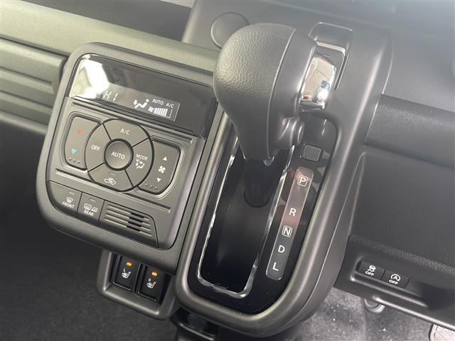 スペーシアギア ハイブリッドＸＺ　４ＷＤ　デュアルセンサーブレーキサポート　スリムサーキュレーター　両側パワースライドドア　ハイビームアシスト　シートヒーター　オートライト　ＨＵＤ　ＬＥＤヘッドライト　ルーフレール　スマートキー（13枚目）