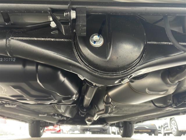 スペーシアギア ハイブリッドＸＺ　４ＷＤ　デュアルセンサーブレーキサポート　スリムサーキュレーター　両側パワースライドドア　ハイビームアシスト　シートヒーター　オートライト　ＨＵＤ　ＬＥＤヘッドライト　ルーフレール　スマートキー（43枚目）