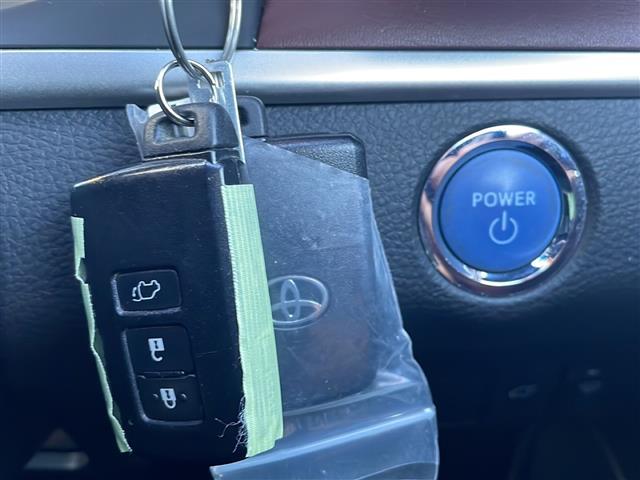 ハリアーハイブリッド プレミアム　４ＷＤ　純正モデリスタフルエアロ　サンルーフ　Ｂｌｕｔｏｏｔｈ　バックカメラ　ＡＬＰＩＮＥナビ　フルセグＴＶ　ＥＴＣ　コーナーセンサー　純正ＬＥＤライト　オートライト　ドライブレコーダー前　電動ハッチ（15枚目）