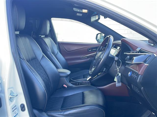 ハリアーハイブリッド プレミアム　４ＷＤ　純正モデリスタフルエアロ　サンルーフ　Ｂｌｕｔｏｏｔｈ　バックカメラ　ＡＬＰＩＮＥナビ　フルセグＴＶ　ＥＴＣ　コーナーセンサー　純正ＬＥＤライト　オートライト　ドライブレコーダー前　電動ハッチ（18枚目）