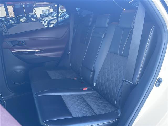 ハリアーハイブリッド プレミアム　４ＷＤ　純正モデリスタフルエアロ　サンルーフ　Ｂｌｕｔｏｏｔｈ　バックカメラ　ＡＬＰＩＮＥナビ　フルセグＴＶ　ＥＴＣ　コーナーセンサー　純正ＬＥＤライト　オートライト　ドライブレコーダー前　電動ハッチ（24枚目）