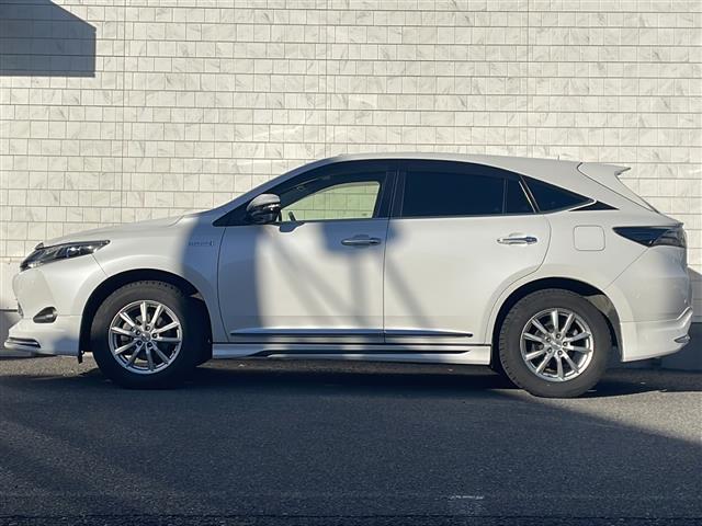 ハリアーハイブリッド プレミアム　４ＷＤ　純正モデリスタフルエアロ　サンルーフ　Ｂｌｕｔｏｏｔｈ　バックカメラ　ＡＬＰＩＮＥナビ　フルセグＴＶ　ＥＴＣ　コーナーセンサー　純正ＬＥＤライト　オートライト　ドライブレコーダー前　電動ハッチ（39枚目）