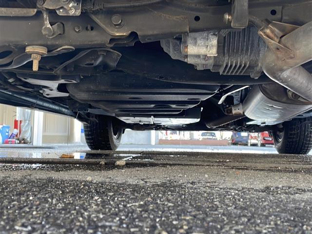 ハリアーハイブリッド プレミアム　４ＷＤ　純正モデリスタフルエアロ　サンルーフ　Ｂｌｕｔｏｏｔｈ　バックカメラ　ＡＬＰＩＮＥナビ　フルセグＴＶ　ＥＴＣ　コーナーセンサー　純正ＬＥＤライト　オートライト　ドライブレコーダー前　電動ハッチ（43枚目）