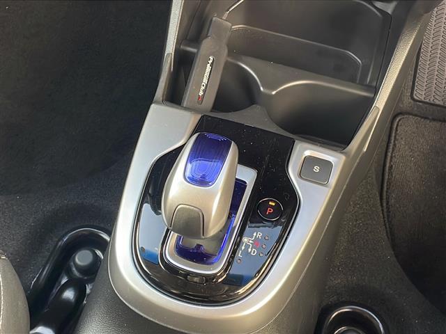 フィットハイブリッド Lパッケージ 純正ナビ バックC フルセグ BT ETC クルコン ステリモ 純正エンスタ スマートキー ワイパーデザイアー ECON 電格ミラー 前後ドラレコ LEDヘッドライト オートライト ドアバイザー(20枚目)