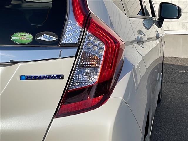 フィットハイブリッド Lパッケージ 純正ナビ バックC フルセグ BT ETC クルコン ステリモ 純正エンスタ スマートキー ワイパーデザイアー ECON 電格ミラー 前後ドラレコ LEDヘッドライト オートライト ドアバイザー(32枚目)