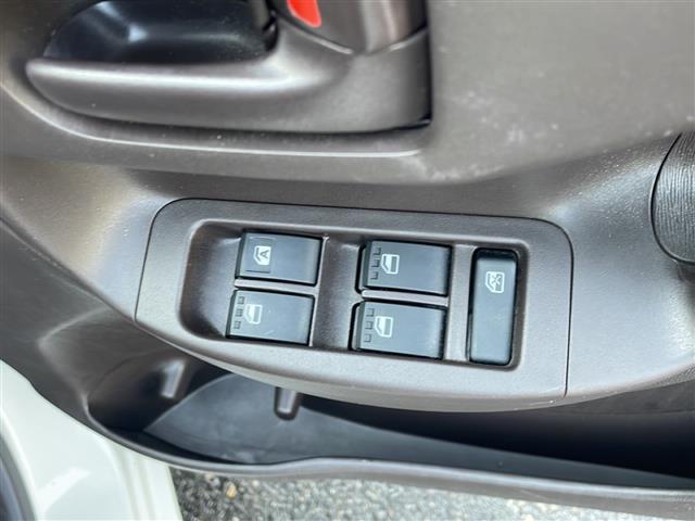 パッソ Ｘ　純正ナビ　ワンセグ　ワイパーデザイアー　電格ミラー　ビルトインＥＴＣ　ドアバイザー　ＬＥＤヘッドライト　フォグランプ　リモコンキー　スペアキー　純正ホイールキャップ付　純正フロアマット　取扱説明書（2枚目）