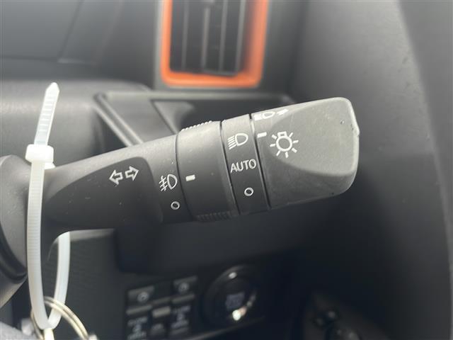 タント ファンクロス 4WD 純正ナビ フルセグTV Bluetooth 両側パワースライドドア スマートアシストIII 前席シートヒーター コーナーセンサー LEDヘッドライト フォグランプルーフレール スマートキー(9枚目)