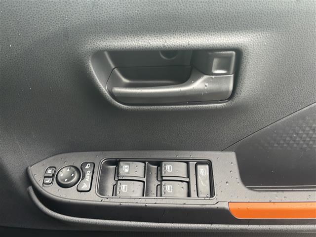 タント ファンクロス 4WD 純正ナビ フルセグTV Bluetooth 両側パワースライドドア スマートアシストIII 前席シートヒーター コーナーセンサー LEDヘッドライト フォグランプルーフレール スマートキー(17枚目)