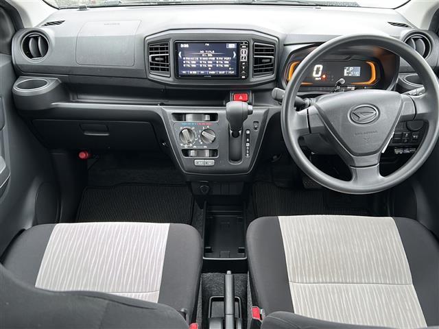ミライース Ｌ　４ＷＤ　ＡＬＰＩＮＥカーナビ　フルセグＴＶ　Ｂｌｕｅｔｏｏｔｈ　ＣＤ　ＤＶＤ再生　ＥＴＣ　オートライト　横滑り防止装置　純正ホイールキャップ　フロアマット　ドアバイザー　ライトレベライザ　リモコンキー（2枚目）