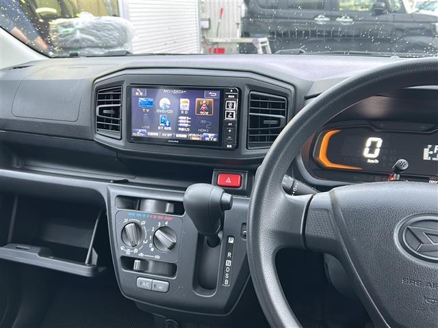 ミライース Ｌ　４ＷＤ　ＡＬＰＩＮＥカーナビ　フルセグＴＶ　Ｂｌｕｅｔｏｏｔｈ　ＣＤ　ＤＶＤ再生　ＥＴＣ　オートライト　横滑り防止装置　純正ホイールキャップ　フロアマット　ドアバイザー　ライトレベライザ　リモコンキー（7枚目）