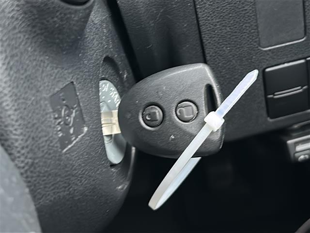 ミライース Ｌ　４ＷＤ　ＡＬＰＩＮＥカーナビ　フルセグＴＶ　Ｂｌｕｅｔｏｏｔｈ　ＣＤ　ＤＶＤ再生　ＥＴＣ　オートライト　横滑り防止装置　純正ホイールキャップ　フロアマット　ドアバイザー　ライトレベライザ　リモコンキー（13枚目）