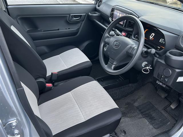 ミライース Ｌ　４ＷＤ　ＡＬＰＩＮＥカーナビ　フルセグＴＶ　Ｂｌｕｅｔｏｏｔｈ　ＣＤ　ＤＶＤ再生　ＥＴＣ　オートライト　横滑り防止装置　純正ホイールキャップ　フロアマット　ドアバイザー　ライトレベライザ　リモコンキー（19枚目）