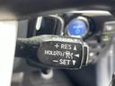 プリウス Ａ　４ＷＤ　純正ナビ　フルセグＴＶ　Ｂｌｕｅｔｏｏｔｈ　バックカメラ　衝突被害軽減ブレーキ　オートクルーズ　バックソナー　ＨＵＤ　ＥＴＣ　ＬＥＤヘッドライト　オートライト　レーンキープ　スマートキー（5枚目）