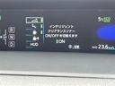 プリウス Ａ　４ＷＤ　純正ナビ　フルセグＴＶ　Ｂｌｕｅｔｏｏｔｈ　バックカメラ　衝突被害軽減ブレーキ　オートクルーズ　バックソナー　ＨＵＤ　ＥＴＣ　ＬＥＤヘッドライト　オートライト　レーンキープ　スマートキー（8枚目）