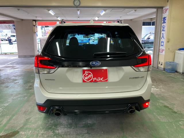 フォレスター ＸＴ－エディション　クルーズコントロール　プリクラッシュブレーキ　前席シートヒーター　ＬＥＤライト　オートライト　サイドカメラ　４ＷＤ　パワーシート　アイドリングストップ　コーナーセンサー　スマ－トキ－　車線逸脱警報（15枚目）