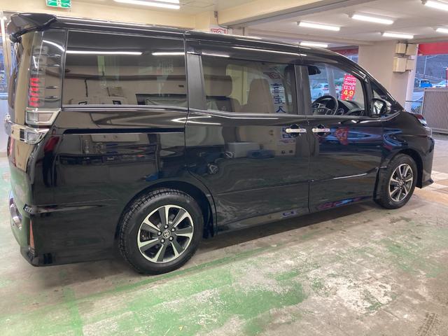 ヴォクシー ＺＳ　煌ＩＩＩ　ドライブレコーダー　ＥＴＣ　バックカメラ　ナビ　ＴＶ　クリアランスソナー　オートクルーズコントロール　レーンアシスト　衝突被害軽減システム　両側電動スライドドア　オートマチックハイビーム（12枚目）