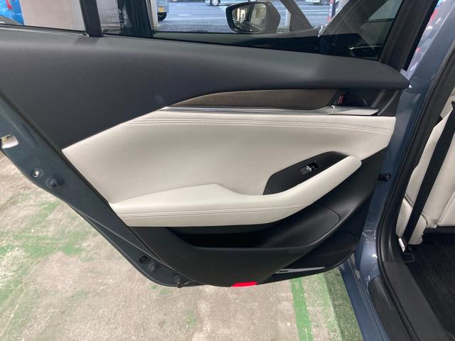 ＭＡＺＤＡ６セダン ２５Ｓ　Ｌパッケージ　純正ナビ　ＴＶ　ＢＴ　ＣＤ　ＤＶＤ　ＢＯＳＥサウンド　全方位カメラ　ＥＴＣ　純正１９インチＡＷ　レーダークルコン　ＢＳＭ　レザーシート　シートヒーター　ドラレコ　ＨＵＤ　ワンオーナー　禁煙車（53枚目）