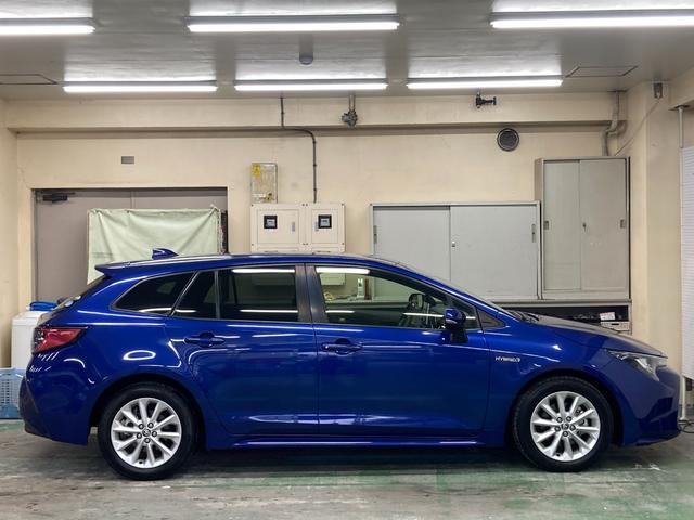 カローラツーリング ハイブリッド　Ｓ　バックカメラ　ナビ　クリアランスソナー　オートクルーズコントロール　レーンアシスト　衝突被害軽減システム　アルミホイール　　ＬＥＤヘッドランプ　スマートキー（4枚目）