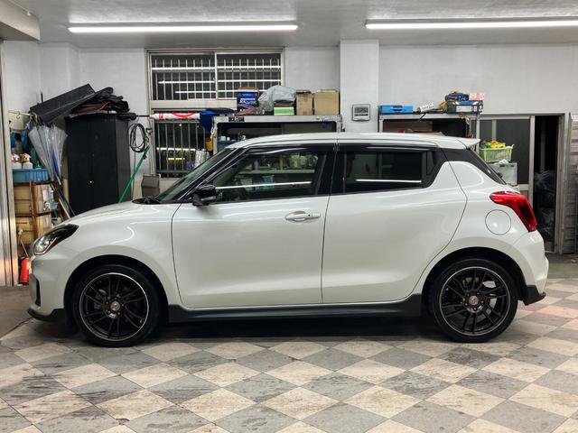 スイフトスポーツ ベースグレード　衝突軽減ブレーキ／パナソニックナビ・全方位カメラ・フルセグ／ＬＥＤヘッドランプ／インテリキー／レイズ１７インチＡＷ／ユピテル前後ドラレコ／シートヒーター／ＥＴＣ／１年保証付き（4枚目）